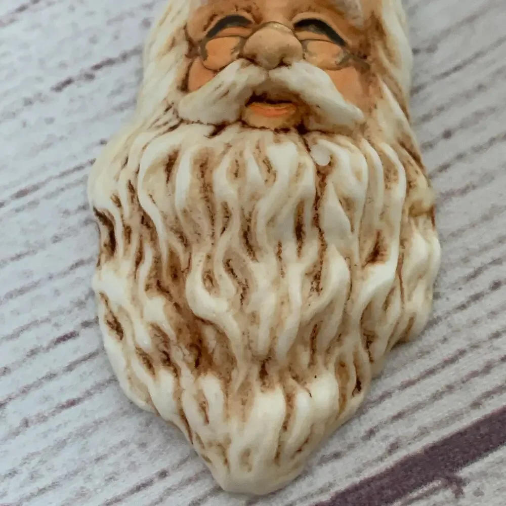 Santa Claus Face with Glasses Christmas Ornament and Magnet Plastic 2 5/8